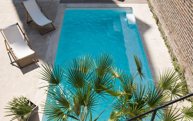 image
                   one-piece concrete pool installed by a pool specialist in Dordogne Duras