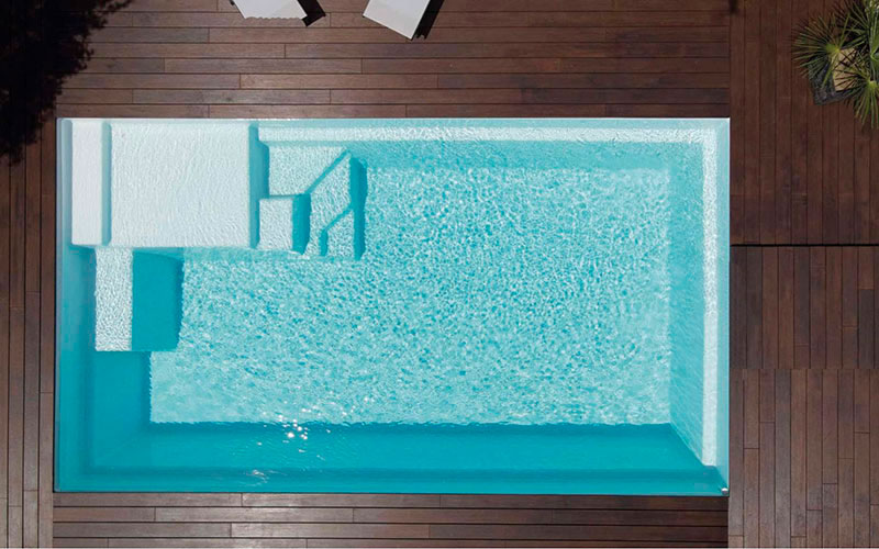 piscine coque fond plat ou pente douce